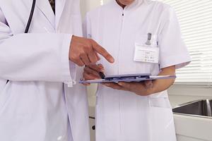 アレルギー性鼻炎を克服する！レーザー治療の効果と実績を徹底解説